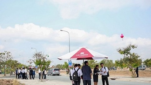 Sốt đất vùng ven, đại gia bí ẩn vung tiền tỷ thu lãi đậm