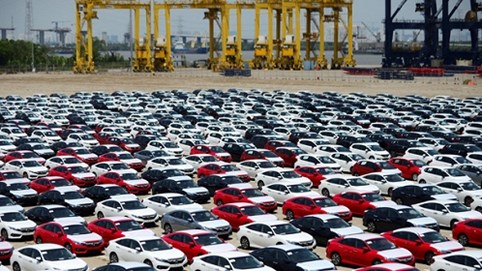Tháng 4, nhập khẩu ô tô vào Việt Nam giảm hơn một nửa