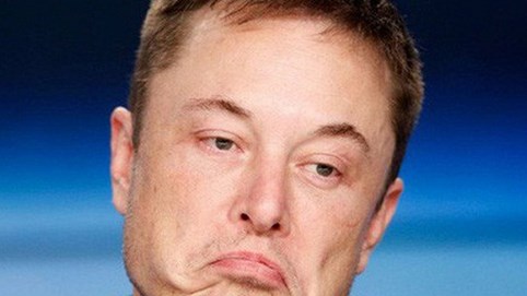 Tesla lại báo lỗ, giá cổ phiếu giảm chóng mặt
