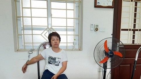 Bắt quả tang 'nữ quái' giấu 1.600 viên ma túy tổng hợp