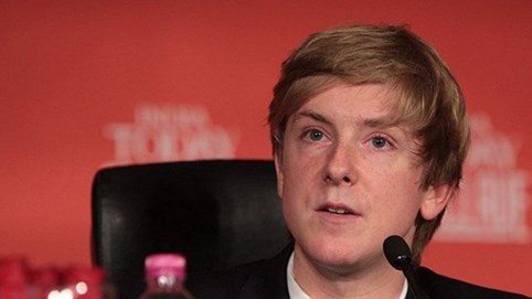 Người đàn ông muốn xóa bỏ Facebook thực sự là ai?