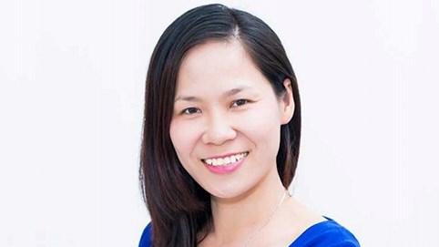 Nữ doanh nhân bán bánh tráng trộn cho người Mỹ