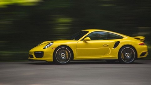 Porsche 911 Turbo mới sẽ 'nẫng' khách của Ferrari và đây là lý do