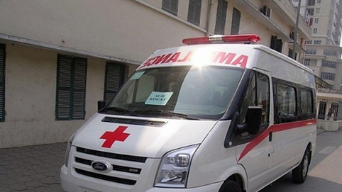 Nóng 24h qua: Xe cứu thương bỏ bệnh nhân giữa đường để đi đăng kiểm