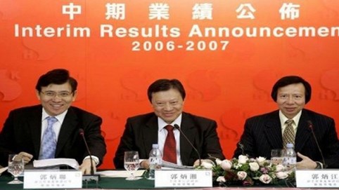 Cuộc chiến “huynh đệ tương tàn” trong dòng họ bất động sản lớn nhất Hong Kong