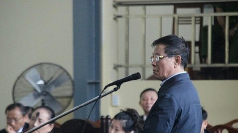 Cựu tướng Phan Văn Vĩnh bị khởi tố vụ bán vật chứng gỗ lậu