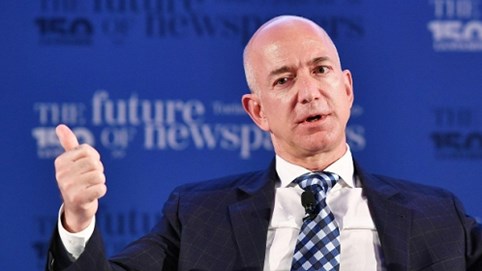 Khoảnh khắc thay đổi cuộc đời Jeff Bezos: Từ một bài toán hóc búa cho đến quyết định rẽ hướng sự nghiệp