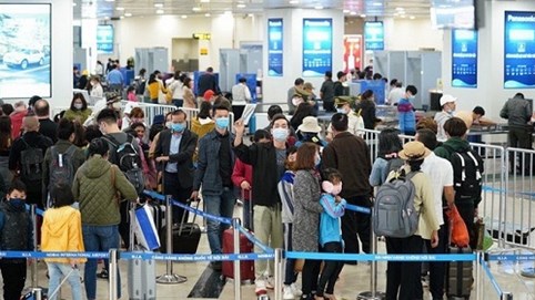 Nội Bài cấm hành khách mang gel rửa tay khô lên máy bay