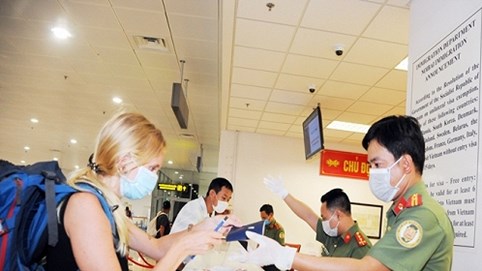 Việt Nam tạm dừng nhập cảnh từ 0h ngày 22/3