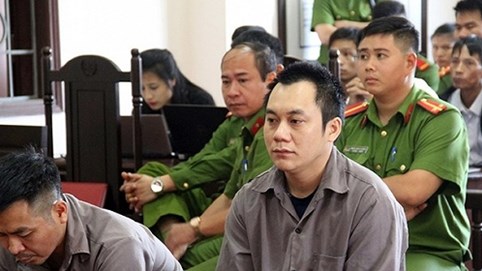 Vụ lùi xe trên cao tốc: Giảm án cho cả 2 tài xế