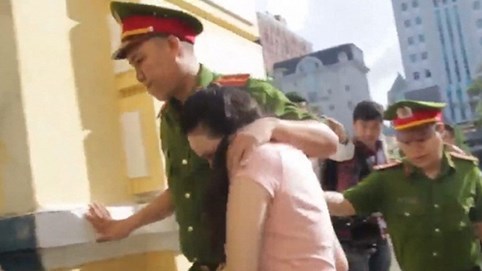 Ông trùm Văn Kính Dương lạnh lùng, hot girl Ngọc 