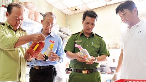 Xử lý thiếu quyết liệt khiến tình trạng mất vệ sinh an toàn thực phẩm phức tạp, khó kiểm soát