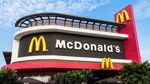 Tranh cãi nảy lửa nhiều tháng, cuối cùng, McDonald phải tung 210 triệu USD cứu trợ các bên nhượng quyền
