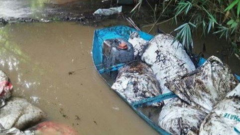 Đề nghị tỉnh Hòa Bình làm rõ, xử nghiêm vụ đổ dầu thải đầu nguồn nước sạch Hà Nội