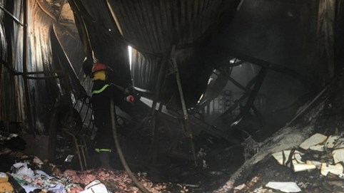 Nóng 24h qua: Nhà xưởng bùng cháy trong đêm, 8 người tử vong