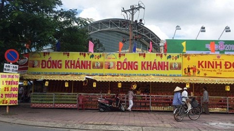 Bánh trung thu “chạy nước rút” cuối mùa, mua 1 thành 4