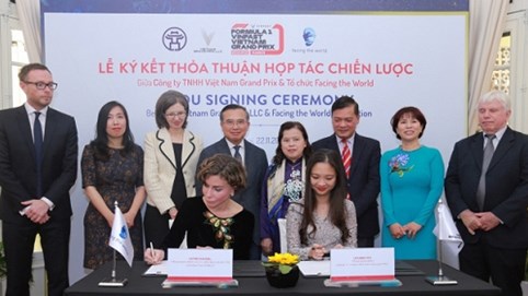 Formula 1 Vinfast Việt Nam Grand Prix 2020 hợp tác với tổ chức Facing the world hỗ trợ trẻ em dị tật Việt Nam
