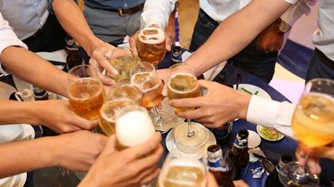 Uống bia không cồn tại Việt Nam vẫn bị phạt?