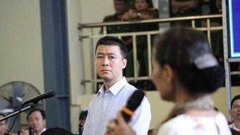 Trùm bài Phan Sào Nam khóc nói: Vợ con đang ở nhà thuê, 3 con được ông bà nuôi, nhà đã bán hết