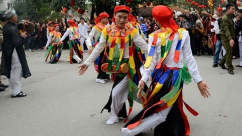 Con đĩ đánh bồng – điệu múa cổ đất Thăng Long chỉ của riêng phái mạnh