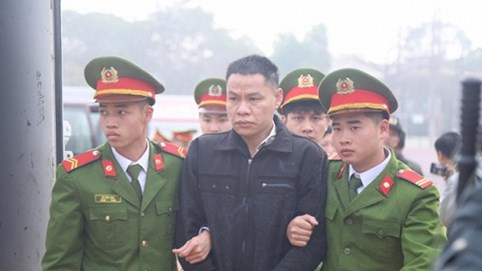 Hình ảnh đầu tiên 9 bị cáo vụ sát hại nữ sinh giao gà