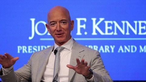 Tỷ phú giàu nhất thế giới tiết lộ lý do rót tiền vào ngành vũ trụ