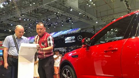 Thị trường ô tô: Đua nhau nhập, bỏ bê sản xuất trong nước