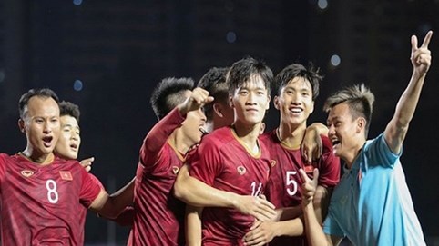 Doanh nghiệp 'ào ào' treo thưởng trước trận chung kết