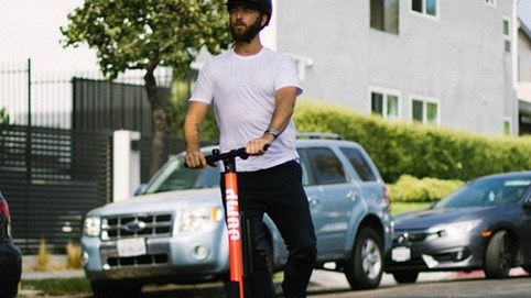 Uber ra mắt dịch vụ cho thuê xe scooter điện đầu tiên, phí 0,15 USD mỗi phút