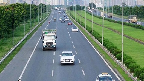 Xe máy không giữ khoảng cách an toàn phạt tiền đến 200.000 đồng