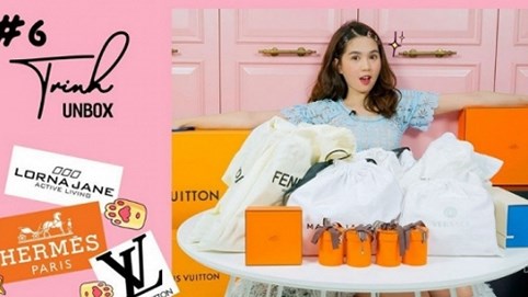 “Đập hộp” hàng hiệu và chuẩn mực lệch lạc về tiêu dùng