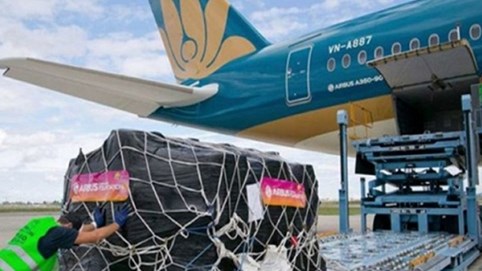 Vận chuyển hàng - 'phao cứu sinh' của doanh nghiệp vận tải