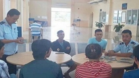 Bắt nhóm người định mang gần 500 triệu đồng sang Campuchia để đánh bạc