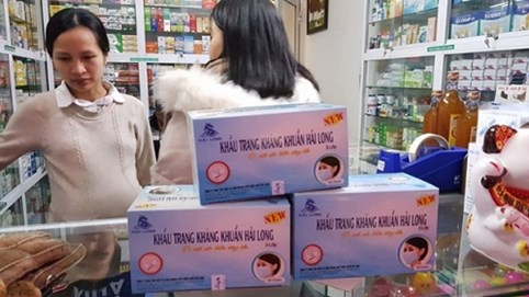 Khẩu trang, cồn sát khuẩn tăng giá sốc vẫn cháy hàng