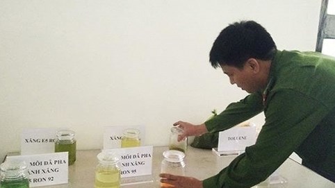 Khởi tố bị can thứ 31 trong đường dây sản xuất xăng giả liên quan Trịnh Sướng