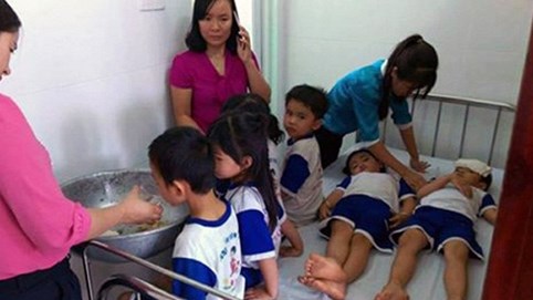 Đồng Nai: Cần sớm xác định và công bố nguyên nhân 73 trẻ em bị ngộ độc nghi do uống sữa