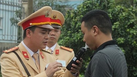 Sẽ kiểm tra nồng độ cồn tất cả tài xế tại lối vào các tuyến cao tốc