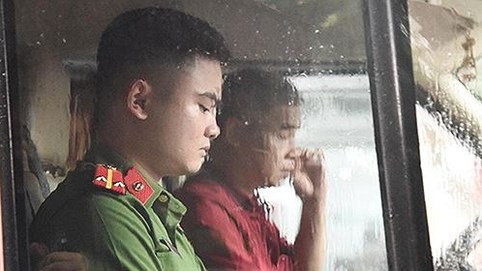 Nóng 24h qua: Doãn Quý Phiến xuất hiện, thực nghiệm hiện trường vụ học sinh Gateway tử vong