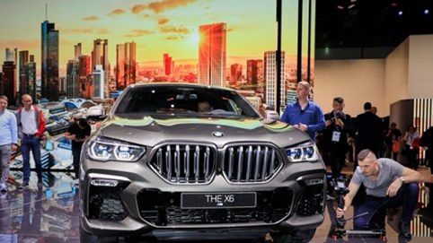 Cận cảnh BMW X6 M50i 2020 giá khoảng 2 tỷ đồng
