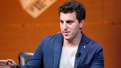 Airbnb sa thải 1.900 nhân viên, trở về với 