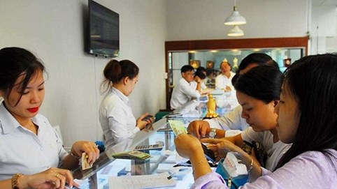 Người mua vàng cười tươi, kẻ găm giữ USD khóc thầm