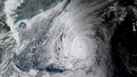 Sân bay quốc tế Manila đóng cửa từ trưa 3-12 vì bão