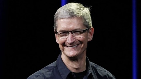 CEO Apple Tim Cook hé lộ lý do ông công khai giới tính