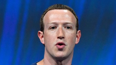 Mark Zuckerberg chế đèn ngủ thông minh giúp vợ ngủ ngon
