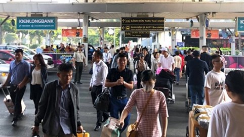 Sân bay Tân Sơn Nhất đạt kỷ lục gần 1.000 chuyến bay/ngày