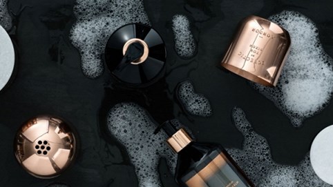 Nước rửa tay diệt khuẩn 'hàng hiệu' - Thú chơi mới của giới siêu giàu trong dịch Covid 19