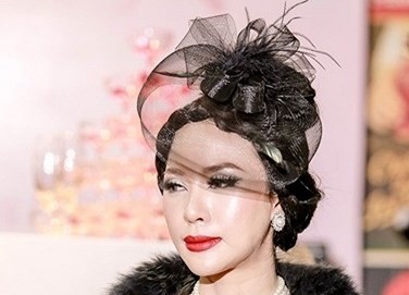 Á hậu Ngọc Quỳnh thể hiện style dạ tiệc mùa đông 