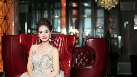 Á hậu Nguyễn Hồng Nhung: “Tôi luôn tâm niệm phải làm theo chữ TÂM”