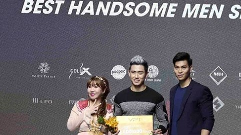 Á vương Tiến Đạt bất ngờ đoạt giải 