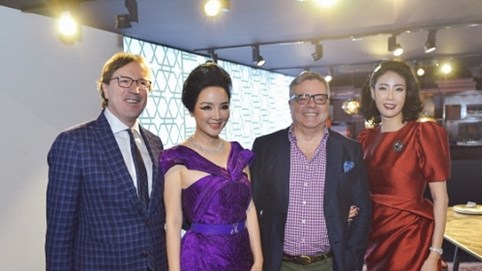 Hoa hậu Giáng My, Hà Kiều Anh chúc mừng showroom đầu tiên của Etro Home khai trương tại TP.HCM